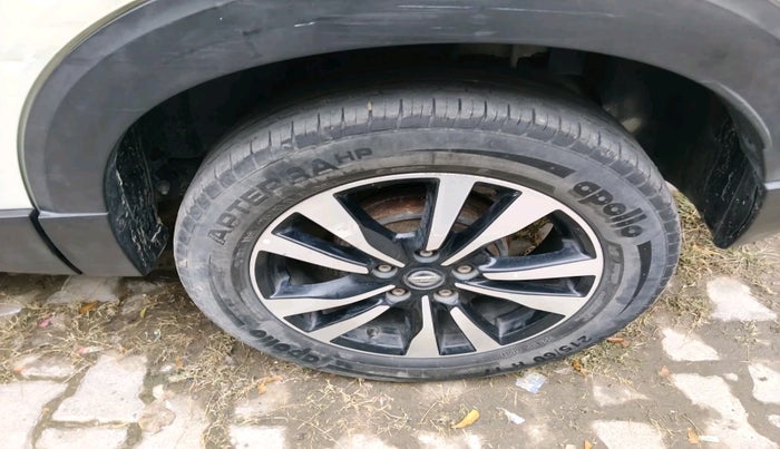 2020 Nissan Kicks XV 1.5, Petrol, Manual, 50,769 km, tyre