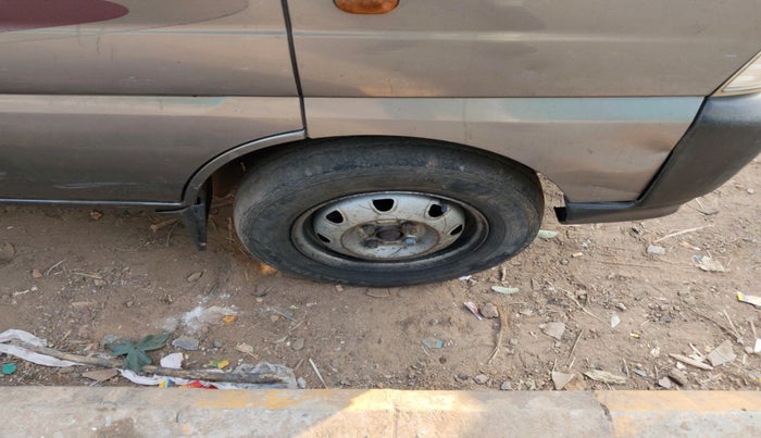 2010 Maruti Eeco 5 STR WITH A/C+HTR, Petrol, Manual, 27,734 km, tyre