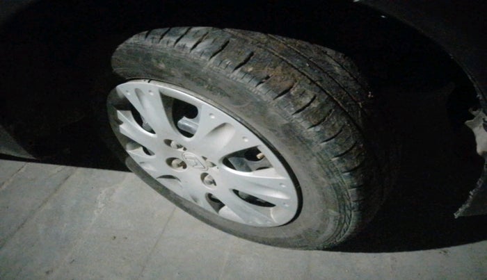 2014 Honda Amaze 1.2L I-VTEC S, Petrol, Manual, 95,056 km, tyre