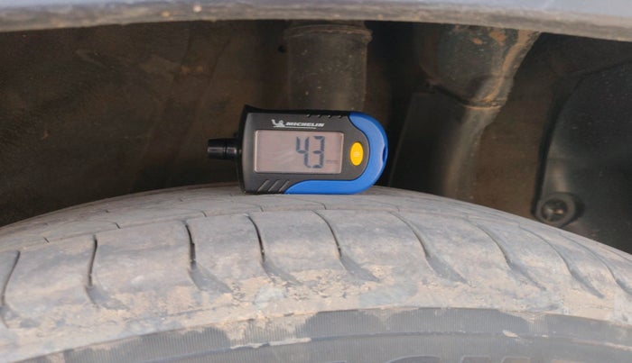 2022 KIA SONET HTX ANNIVERSARY EDITION 1.5 AT, Diesel, Automatic, 81,564 km, tyre