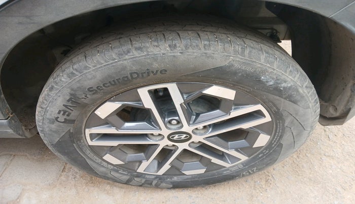 2022 Hyundai VENUE SX 1.5 CRDI, Diesel, Manual, 57,325 km, tyre