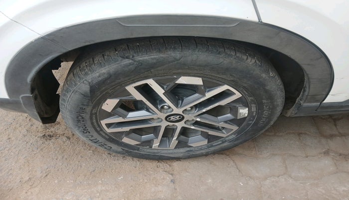 2022 Hyundai VENUE SX 1.5 CRDI, Diesel, Manual, 57,325 km, tyre