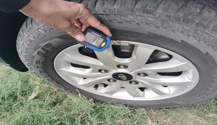 2017 Mahindra XUV500 W10 AT, Diesel, Automatic, 71,622 km, tyre