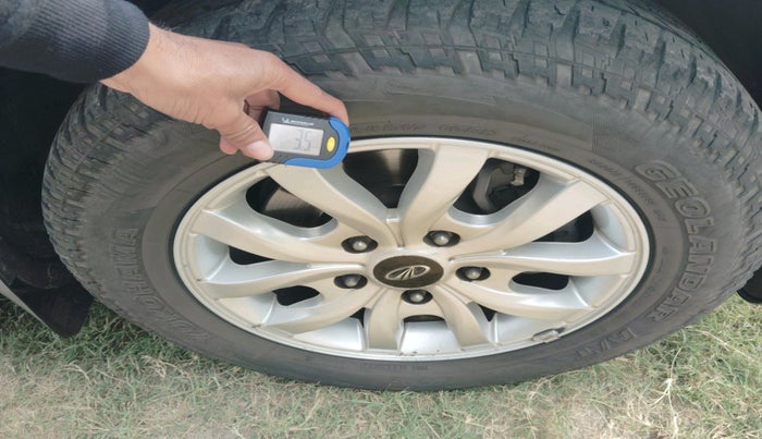 2017 Mahindra XUV500 W10 AT, Diesel, Automatic, 71,622 km, tyre