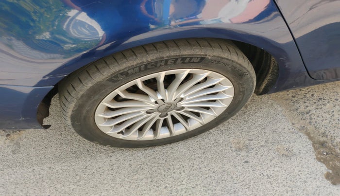 2015 Audi A4 35 TDI Multitronic, Diesel, Automatic, 1,28,528 km, tyre