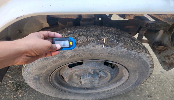 2012 Mahindra Bolero ZLX BS-III, Diesel, Manual, 1,32,910 km, tyre