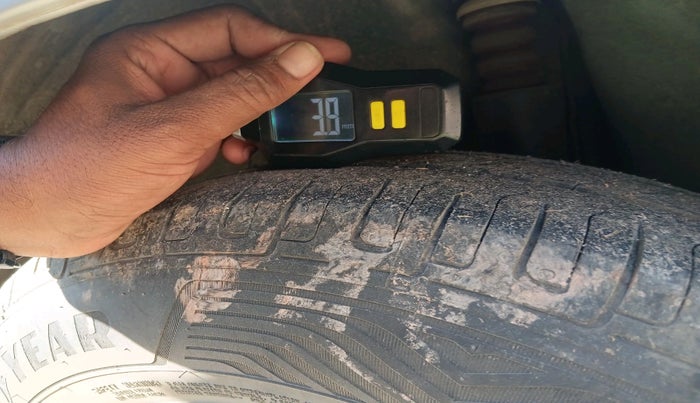 2010 Maruti Ritz VXI, Petrol, Manual, 65,057 km, tyre