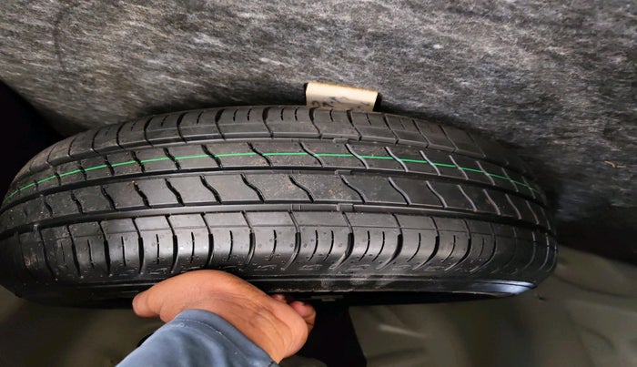 2020 Toyota Glanza V, Petrol, Manual, 89,256 km, tyre