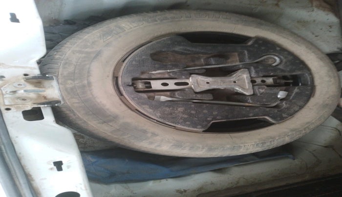 2018 Maruti Vitara Brezza VDI, Diesel, Manual, 1,38,685 km, tyre