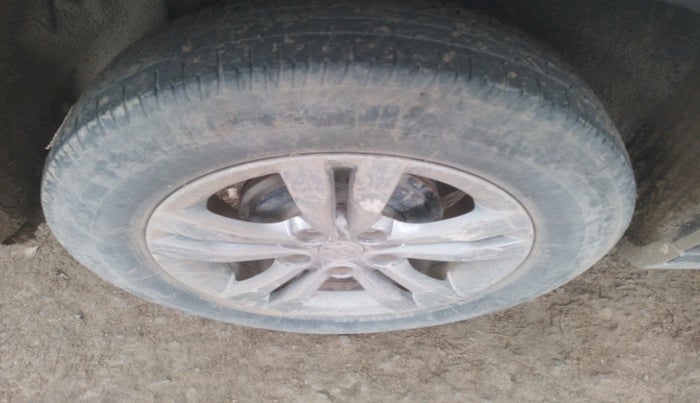 2018 Maruti Vitara Brezza VDI, Diesel, Manual, 1,38,685 km, tyre