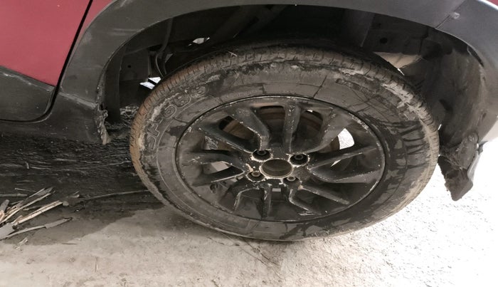 2016 Mahindra Kuv100 K8 5 STR, Petrol, Manual, 84,296 km, tyre