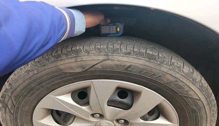 2016 Hyundai Elite i20 MAGNA 1.2, Petrol, Manual, 2,34,126 km, tyre