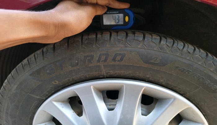 2012 Hyundai Eon ERA +, Petrol, Manual, 32,406 km, tyre