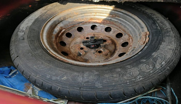 2012 Hyundai Eon ERA +, Petrol, Manual, 32,406 km, tyre