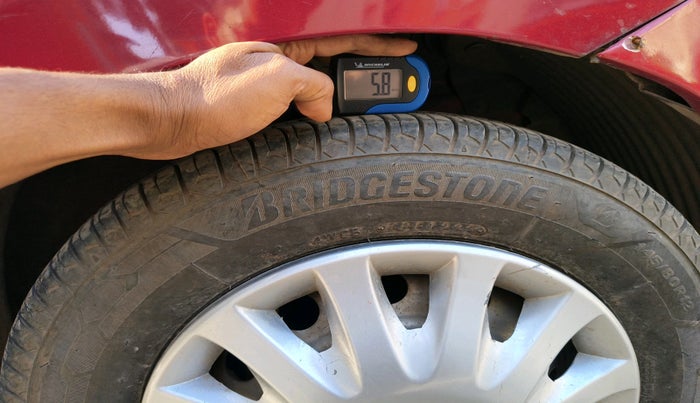 2012 Hyundai Eon ERA +, Petrol, Manual, 32,406 km, tyre