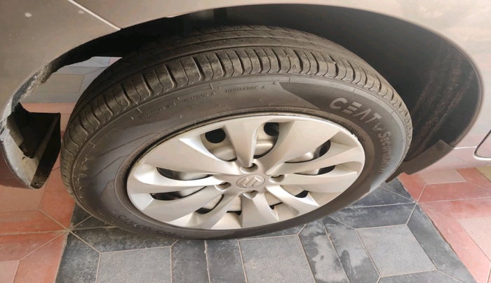 2017 Maruti Baleno SIGMA PETROL 1.2, Petrol, Manual, 76,733 km, tyre