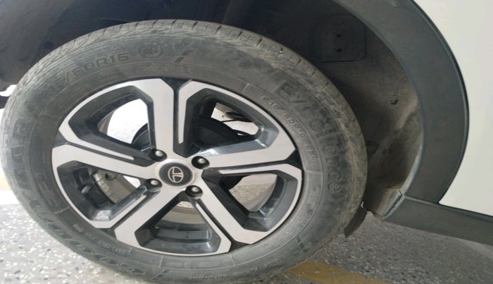 2021 Tata NEXON XZA PLUS DIESEL, Diesel, Automatic, 64,884 km, tyre