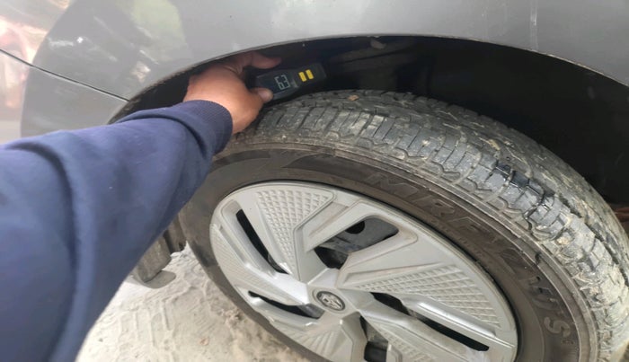 2011 Maruti Wagon R 1.0 VXI, Petrol, Manual, 43,827 km, tyre