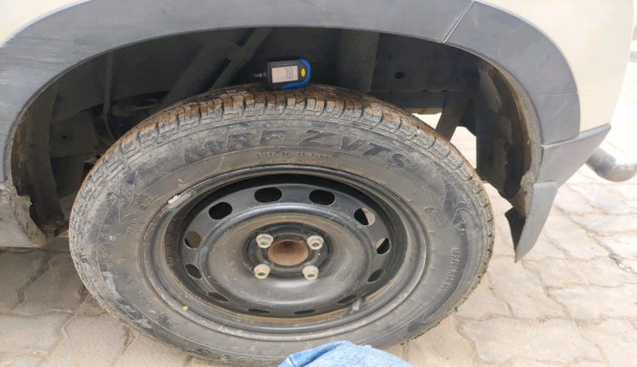 2016 Mahindra Kuv100 K6 PLUS D 6 STR, Diesel, Manual, 17,581 km, tyre