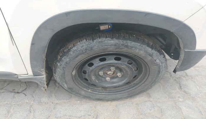 2016 Mahindra Kuv100 K6 PLUS D 6 STR, Diesel, Manual, 17,581 km, tyre