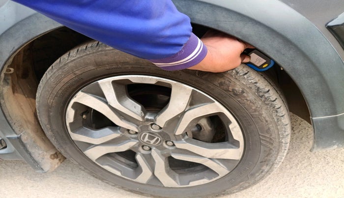 2017 Honda WR-V 1.5L I-DTEC VX MT, Diesel, Manual, 1,98,233 km, tyre