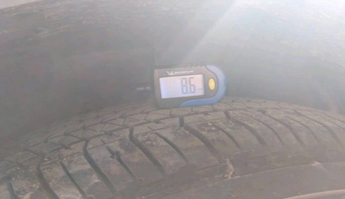 2015 Mahindra XUV500 W10, Diesel, Manual, 1,16,612 km, tyre