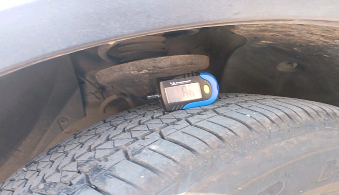 2015 Mahindra XUV500 W10, Diesel, Manual, 1,16,612 km, tyre