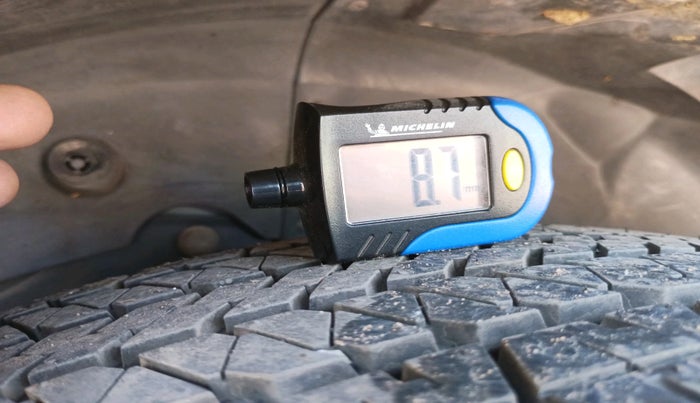 2015 Mahindra XUV500 W10, Diesel, Manual, 1,16,612 km, tyre