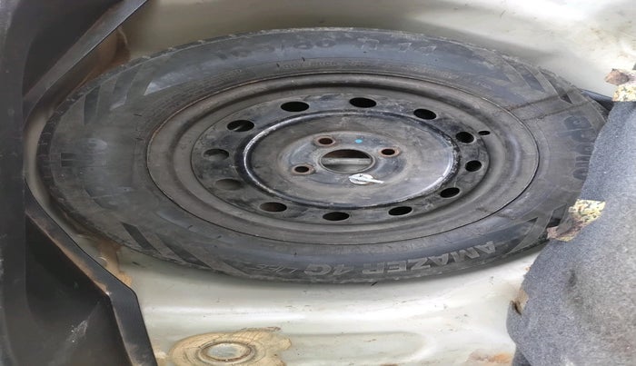 2012 Maruti Swift VXI, Petrol, Manual, 95,518 km, tyre