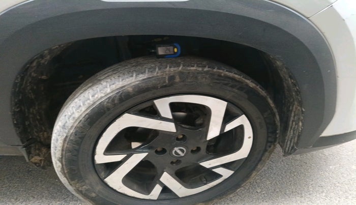 2023 Nissan MAGNITE XV MT, Petrol, Manual, 1,10,551 km, tyre