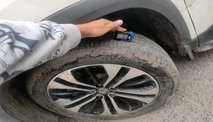 2021 MG HECTOR PLUS SELECT 2.0 DIESEL TURBO MT 7-STR, Diesel, Manual, 89,643 km, tyre