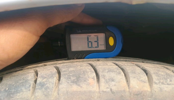 2011 Hyundai i10 SPORTZ 1.2, Petrol, Manual, 91,922 km, tyre