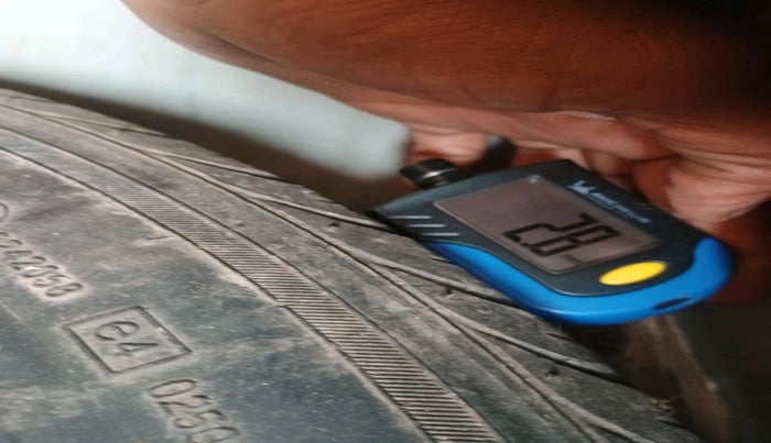 2011 Hyundai i10 SPORTZ 1.2, Petrol, Manual, 91,922 km, tyre