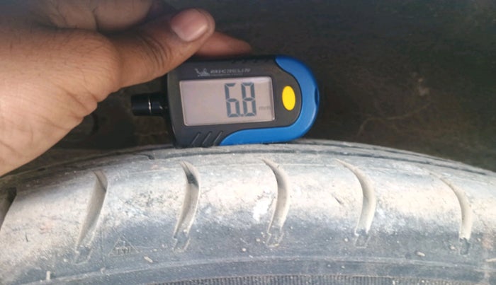 2011 Hyundai i10 SPORTZ 1.2, Petrol, Manual, 91,922 km, tyre