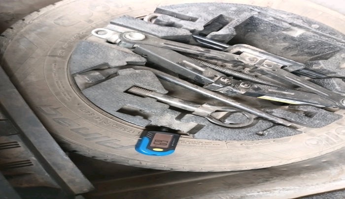 2016 Volkswagen Polo COMFORTLINE 1.2L, Petrol, Manual, 81,050 km, tyre