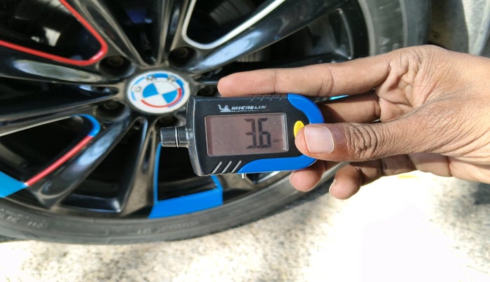 2011 BMW 5 Series 520D 2.0, Diesel, Automatic, 1,22,444 km, tyre