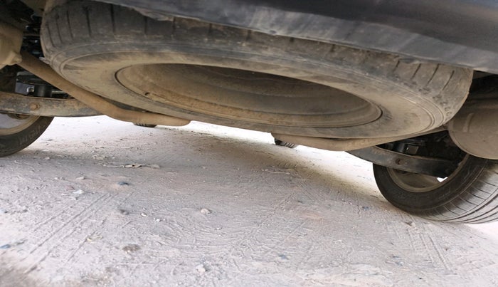 2018 Mahindra XUV500 W11, Diesel, Manual, 2,23,991 km, tyre