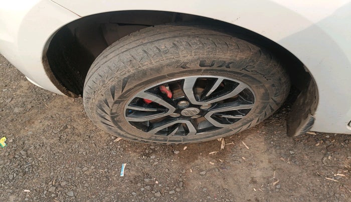 2022 Maruti Dzire VXI CNG, Petrol, Manual, 61,398 km, tyre