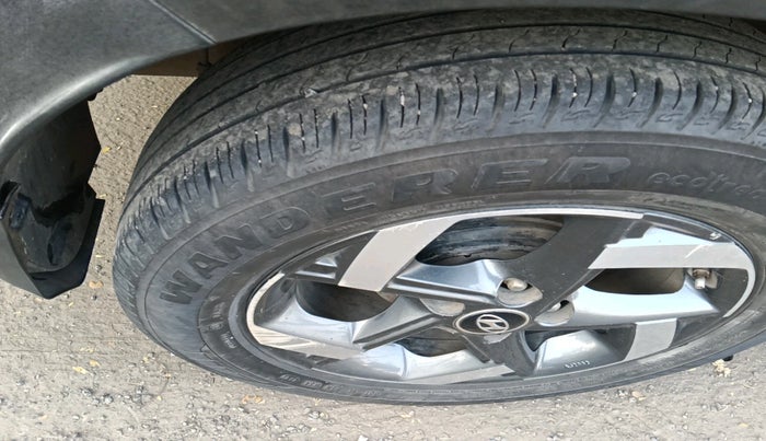 2020 Hyundai VENUE SX 1.0 (O) TURBO, Petrol, Manual, 76,092 km, tyre