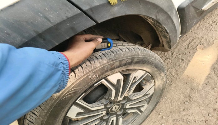 2024 Renault Kiger RXT (O) MT, Petrol, Manual, 7,706 km, tyre