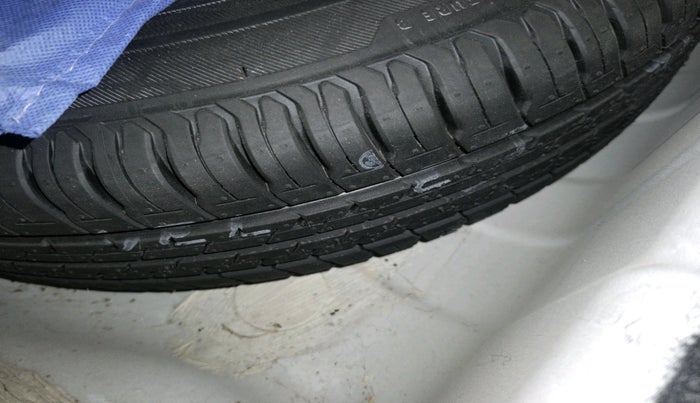 2022 Tata ALTROZ XZA, Petrol, Automatic, 25,992 km, tyre