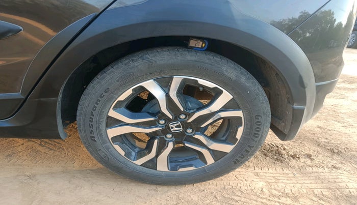 2022 Honda WR-V 1.2L I-VTEC VX MT, Petrol, Manual, 42,144 km, tyre