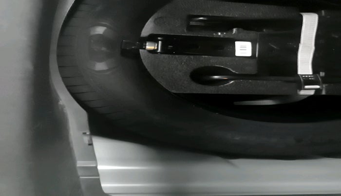 2022 Volkswagen TAIGUN TOPLINE 1.0 TSI MT, Petrol, Manual, 42,865 km, tyre