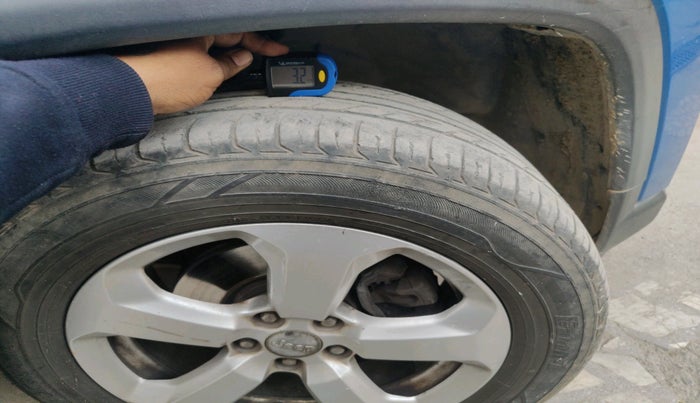 2018 Jeep Compass LONGITUDE 2.0 DIESEL, Diesel, Manual, 1,46,111 km, tyre