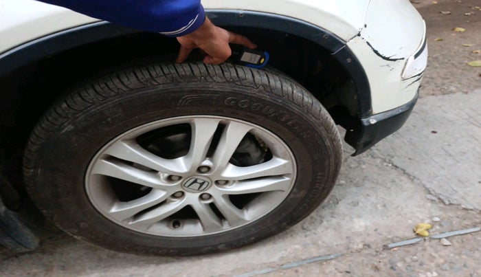 2011 Honda CRV 2.4 AWD AT, Petrol, Automatic, 1,35,581 km, tyre