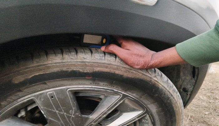 2021 Renault Kwid NEOTECH RXL 1.0 MT, Petrol, Manual, 54,036 km, tyre