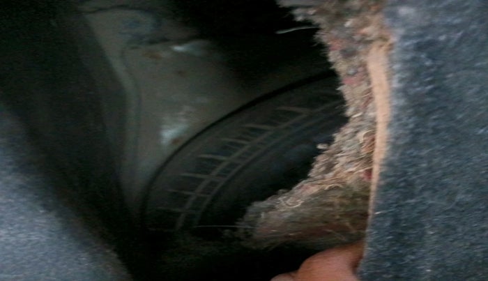 2011 Maruti Swift VXI, Petrol, Manual, 1,09,957 km, tyre