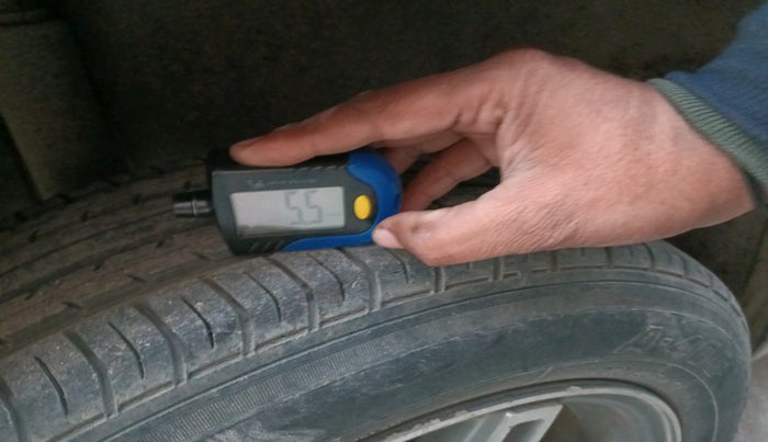 2011 Maruti Swift VXI, Petrol, Manual, 1,09,957 km, tyre