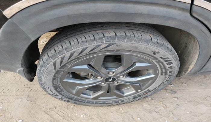 2023 KIA SELTOS  HTX 1.5 PETROL MT, Petrol, Manual, 26,528 km, tyre