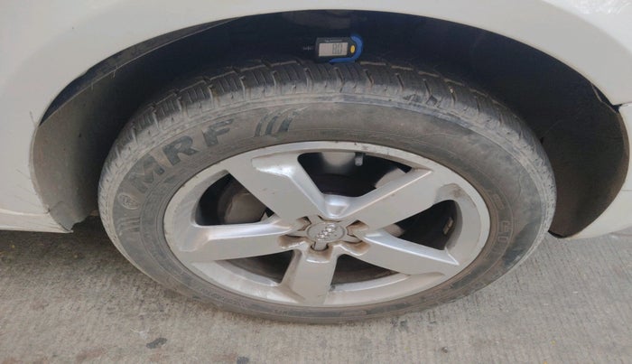 2013 Audi Q5 3.0 TDI QUATTRO, Diesel, Automatic, 1,15,728 km, tyre